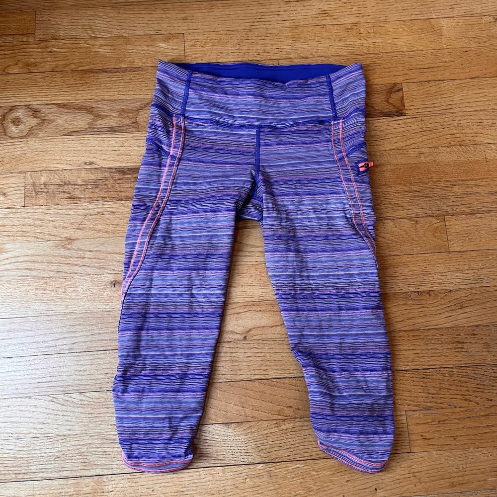 Lululemon size 6 crop leggings